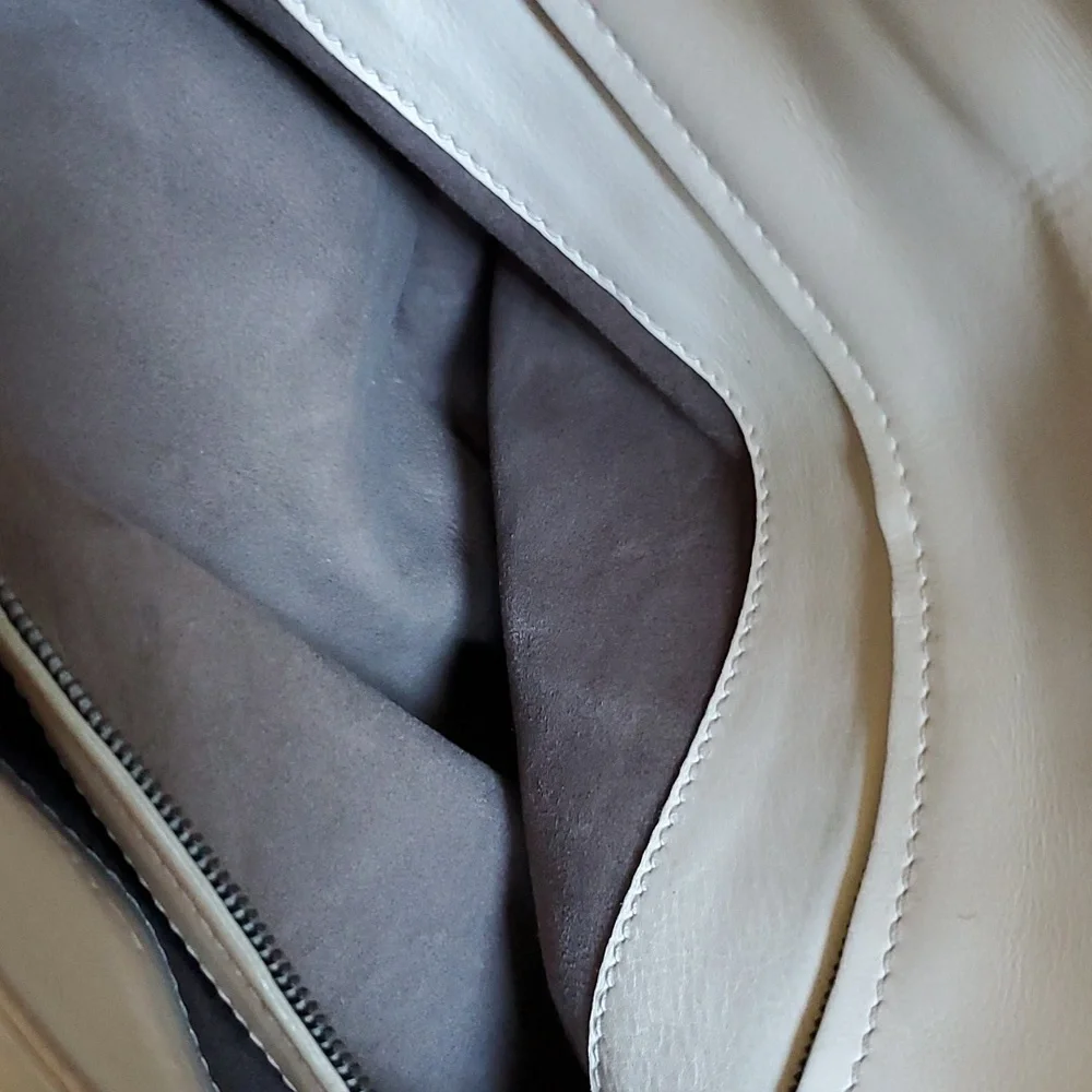 EUC Bottega Veneta Quiet Luxury Bag - Picture 15 of 16